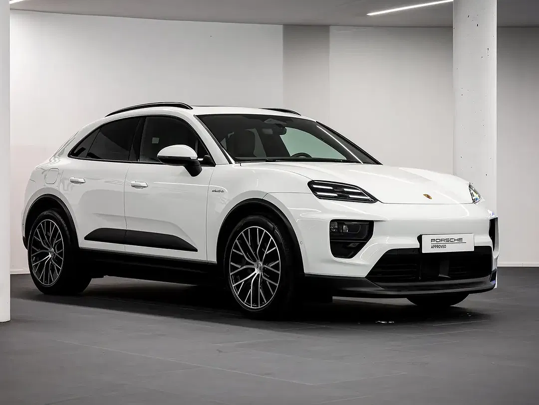 Porsche Macan 4 - Thumbnail 3
