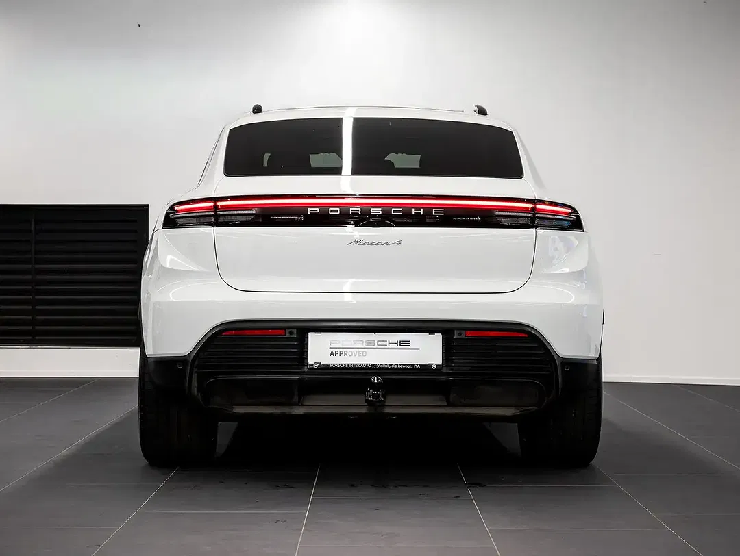 Porsche Macan 4 - Thumbnail 5