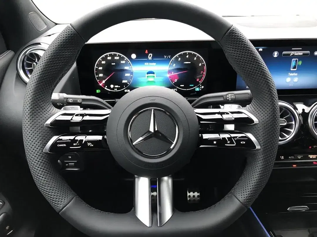 Mercedes-Benz GLA 180 AMG MBUX Night - Thumbnail 10