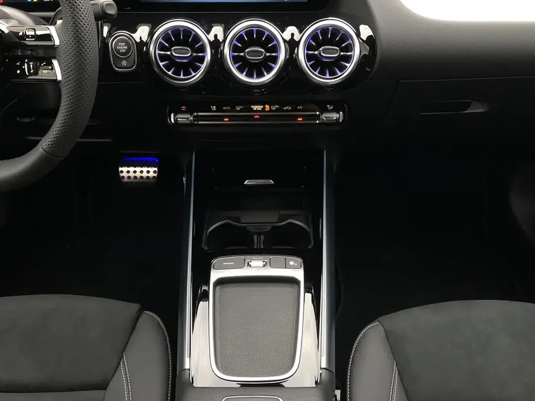 Mercedes-Benz GLA 180 AMG MBUX Night - Thumbnail 13