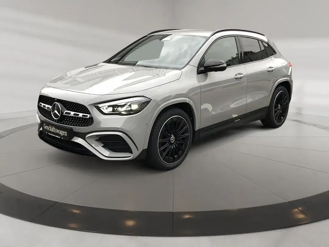 Mercedes-Benz GLA 180 AMG MBUX Night - foto 1