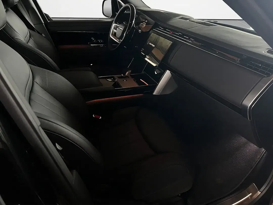 Land Rover Range Rover P550e Autobiography - Thumbnail 12