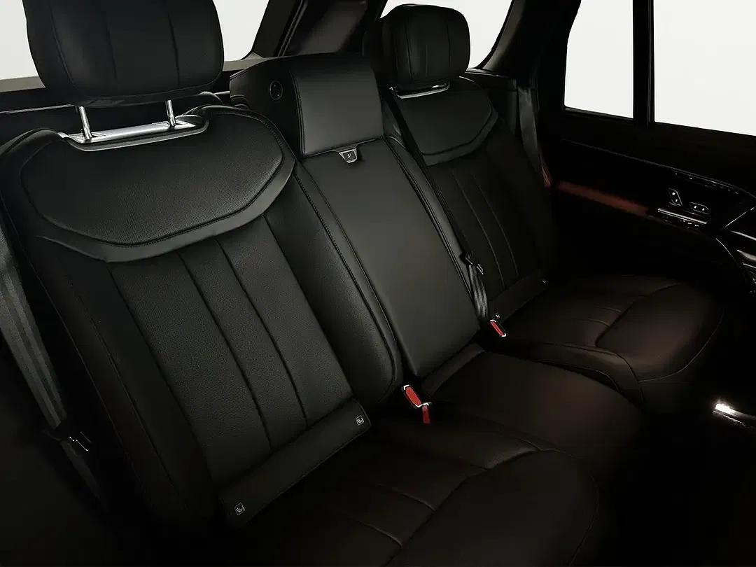 Land Rover Range Rover P550e Autobiography - Thumbnail 13
