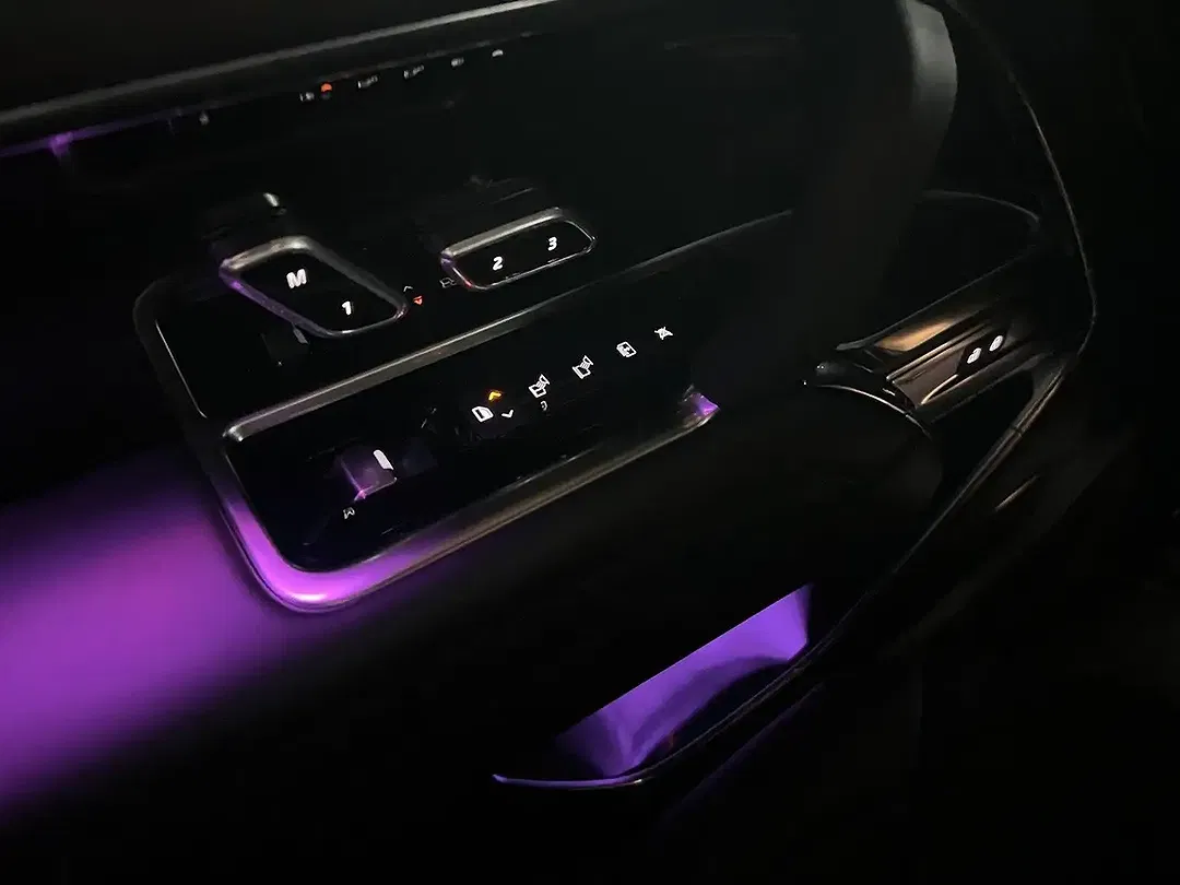Land Rover Range Rover P550e Autobiography - Thumbnail 14