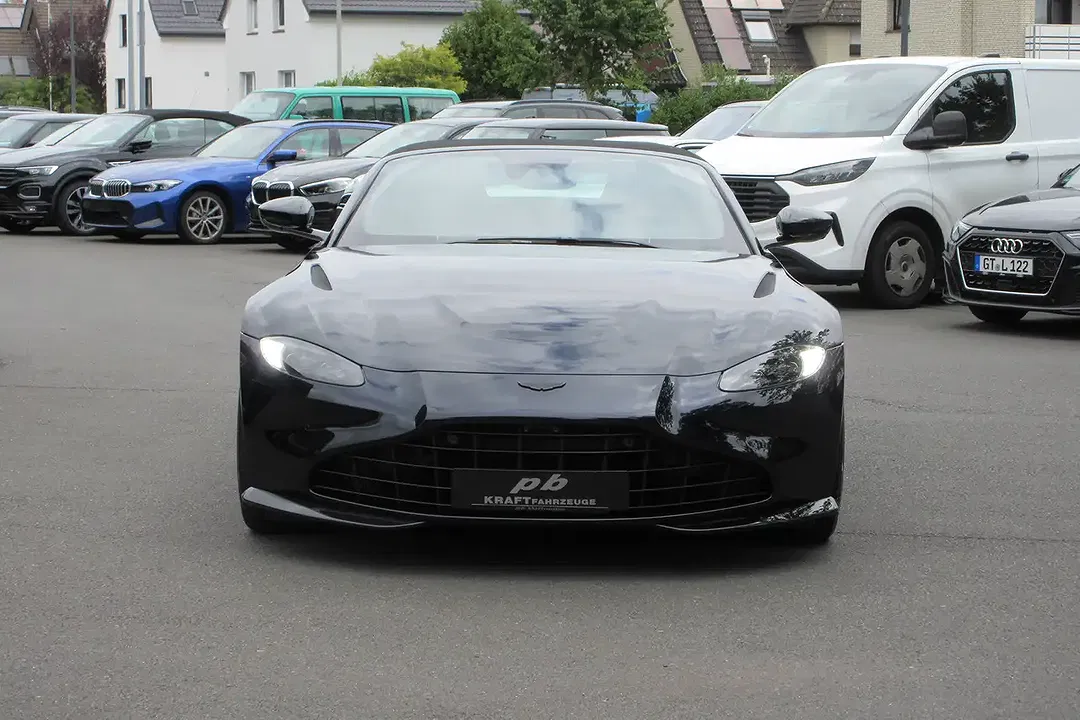Aston Martin Vantage V8 Roadster - Thumbnail 3