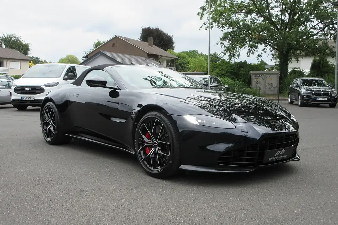 Aston Martin Vantage V8 Roadster - Thumbnail 4