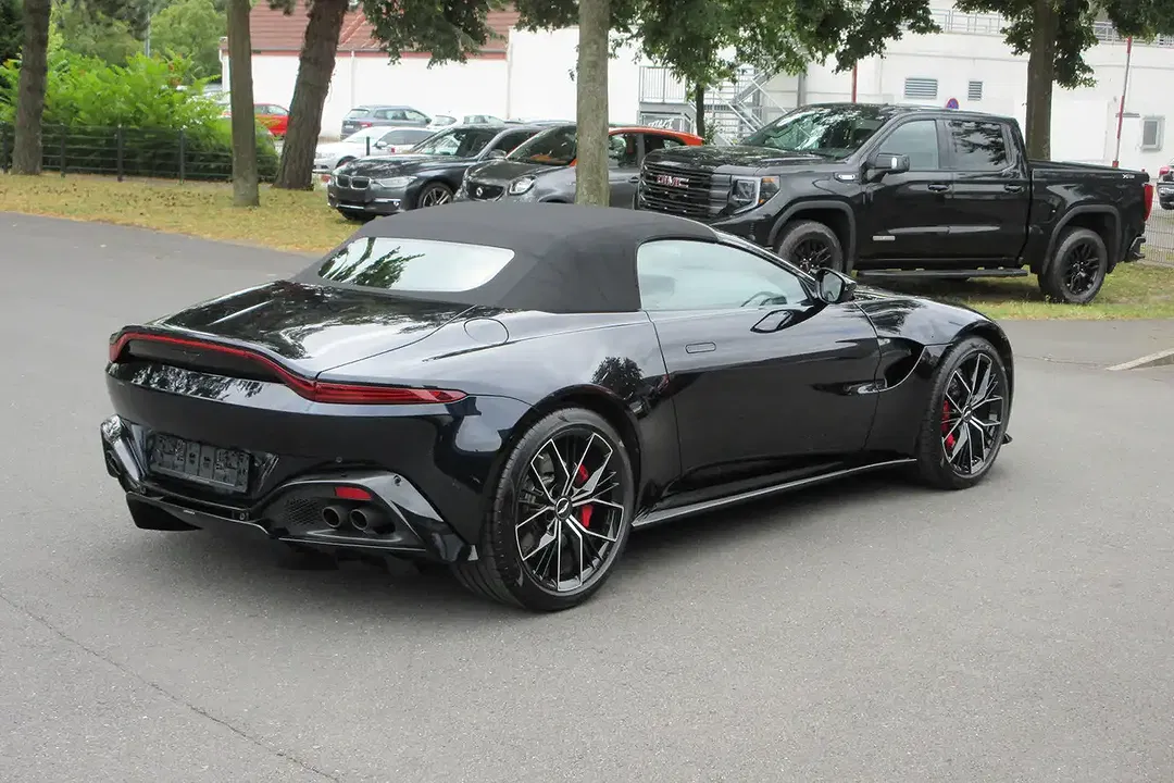 Aston Martin Vantage V8 Roadster - Thumbnail 5