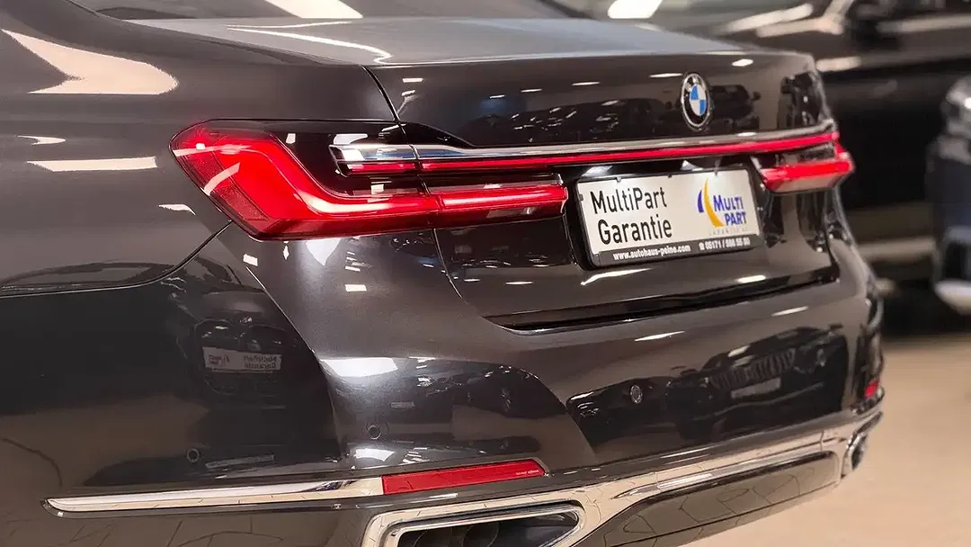 BMW 750 - Thumbnail 12