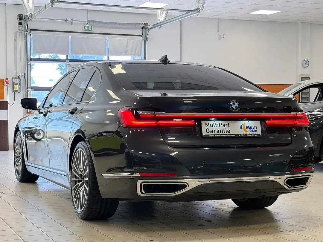 BMW 750 - foto 2