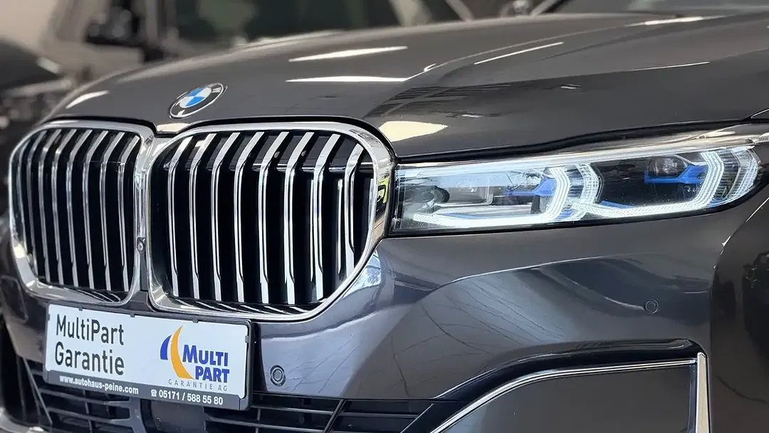 BMW 750 - Thumbnail 7