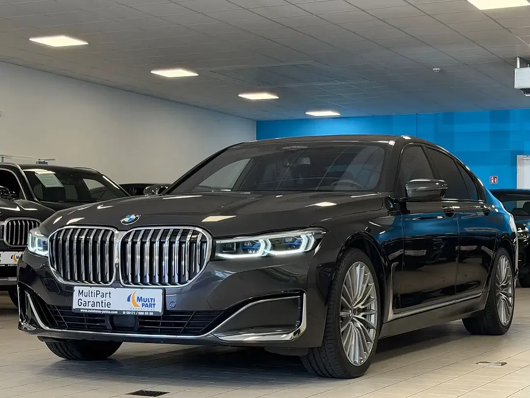 BMW 750 - Thumbnail 8