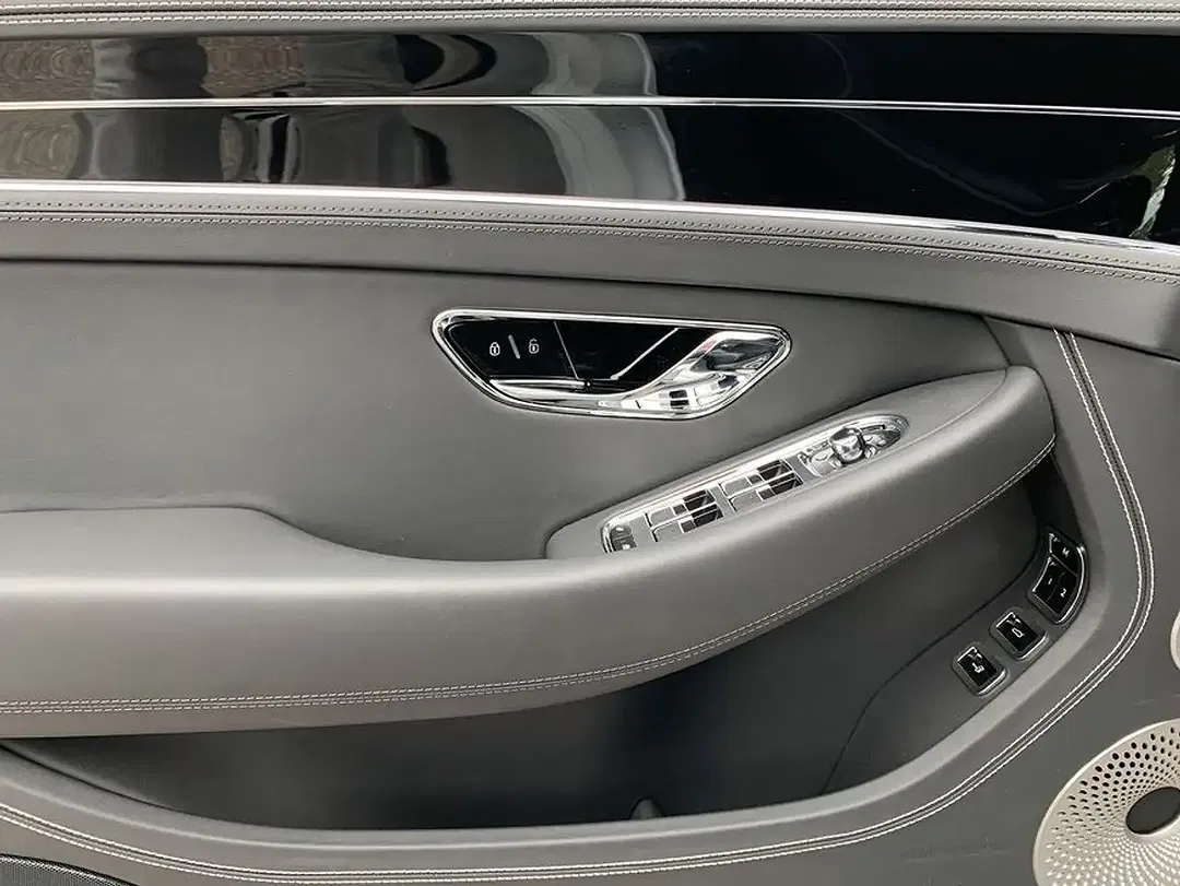 Bentley Continental GT 4.0 V8 Hybrid Black Edition - Thumbnail 21