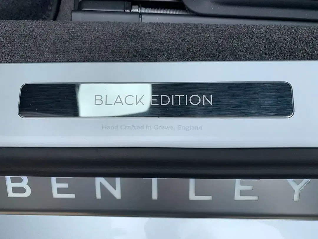 Bentley Continental GT 4.0 V8 Hybrid Black Edition - Thumbnail 25