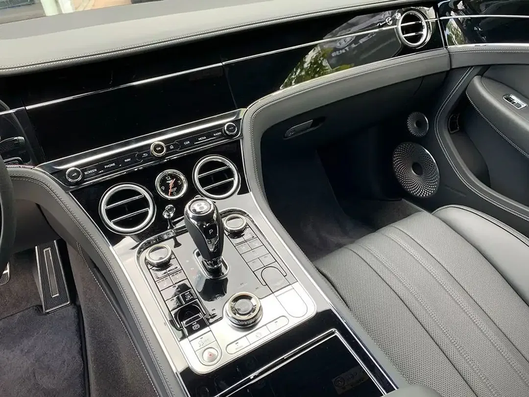 Bentley Continental GT 4.0 V8 Hybrid Black Edition - Thumbnail 29