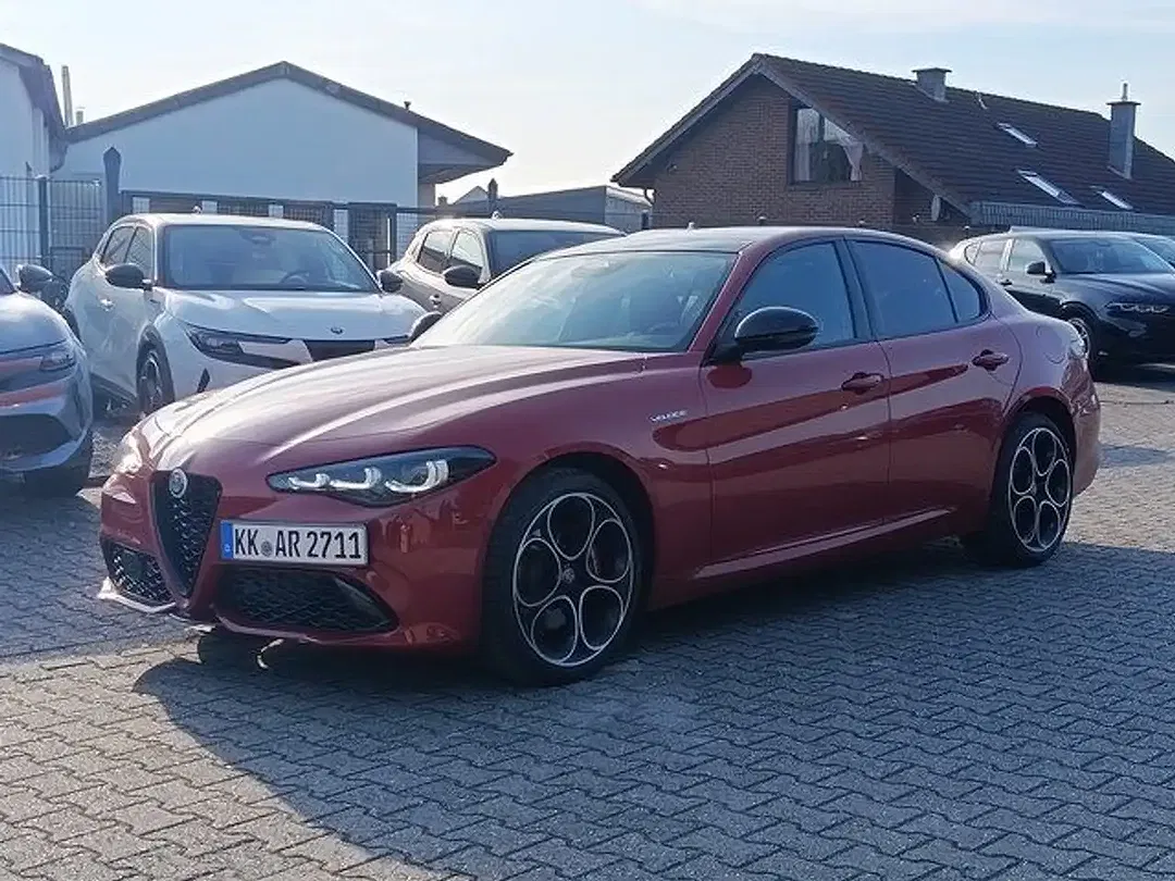 Alfa Romeo Giulia Q4 Veloce - Thumbnail 1