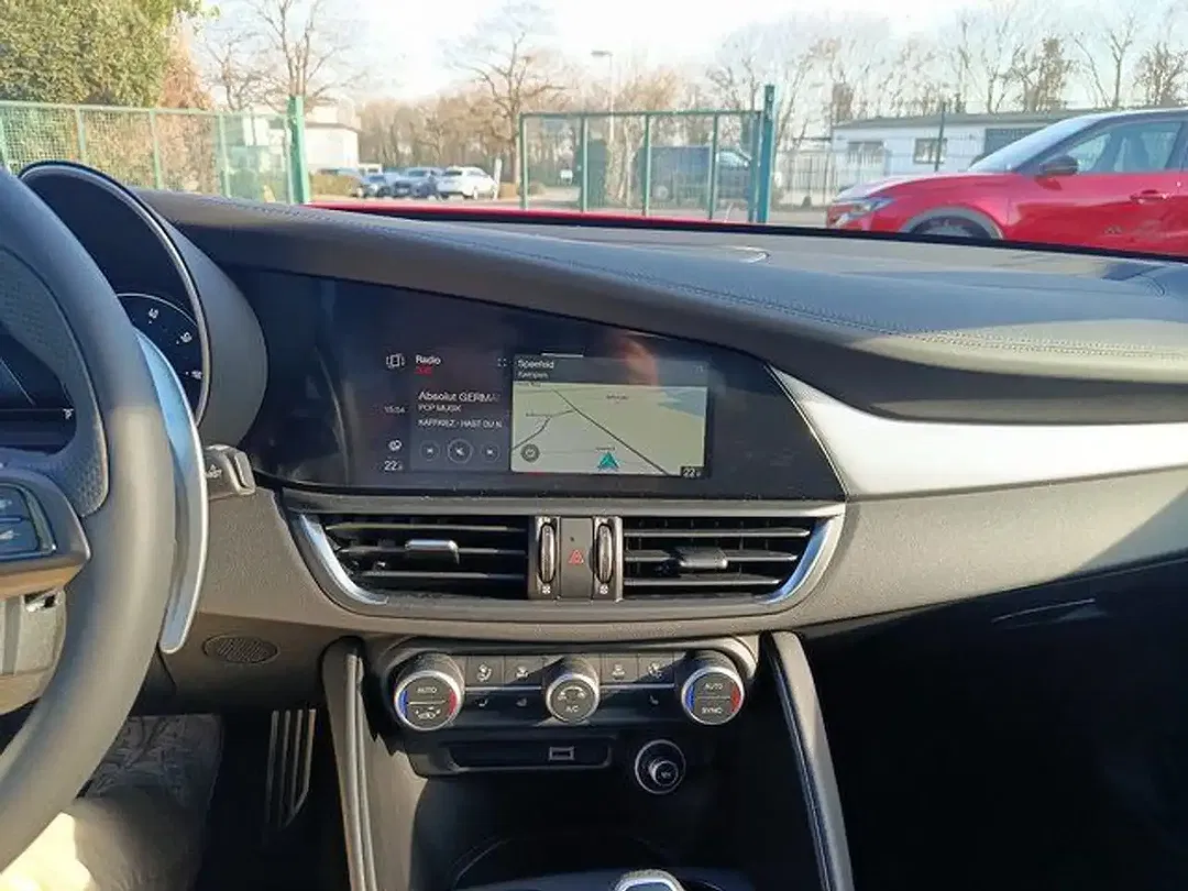 Alfa Romeo Giulia Q4 Veloce - Thumbnail 10