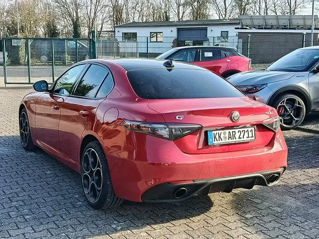 Alfa Romeo Giulia Q4 Veloce - Thumbnail 4