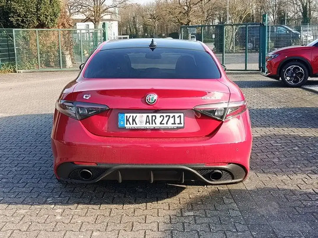 Alfa Romeo Giulia Q4 Veloce - Thumbnail 5