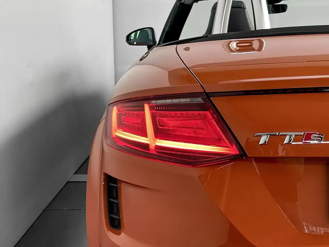 Audi TTS S tronic quattro Roadster - Thumbnail 9