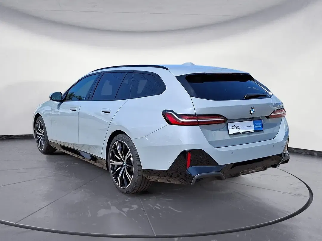 BMW 520 Touring M Sport - Thumbnail 3