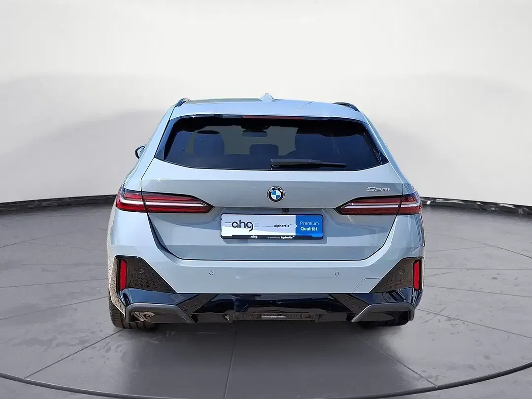 BMW 520 Touring M Sport - Thumbnail 4