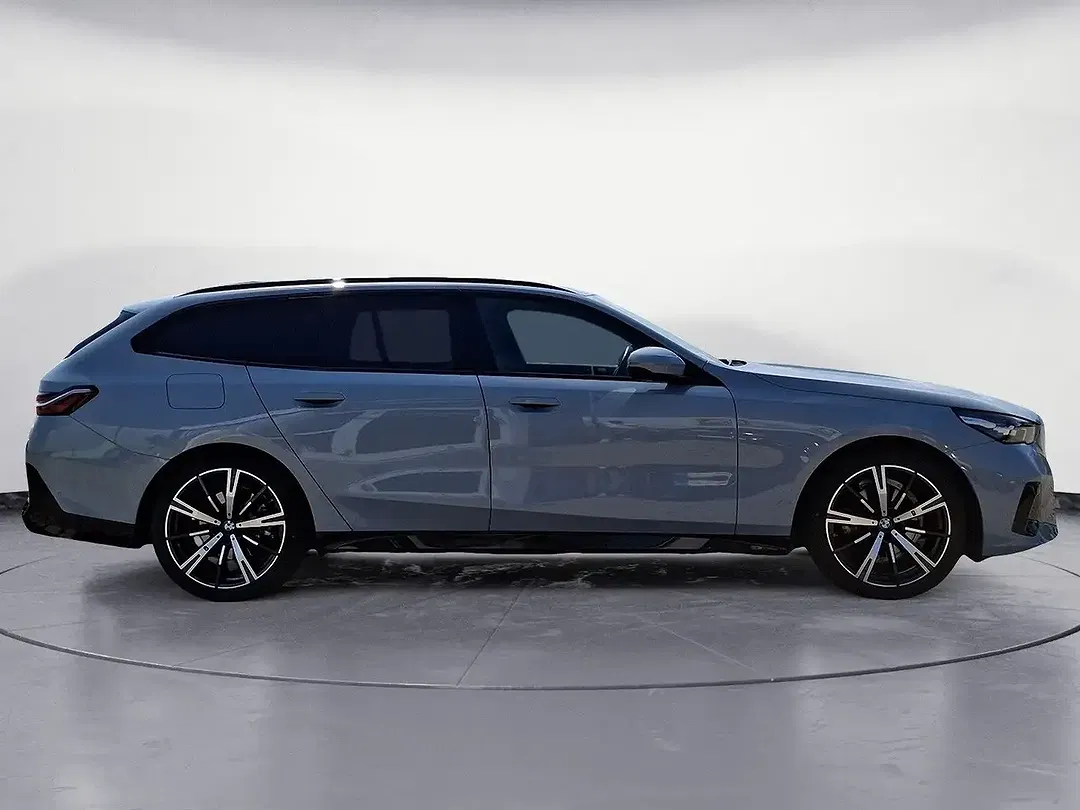 BMW 520 Touring M Sport - Thumbnail 5