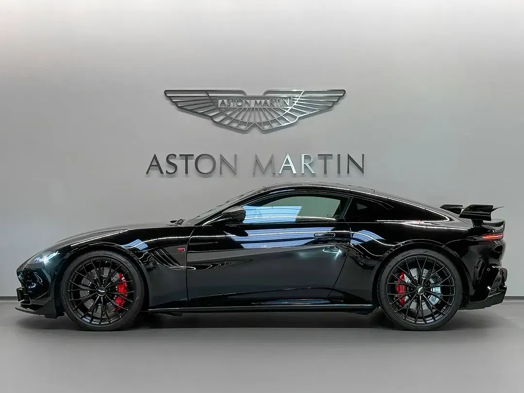Aston Martin Vantage F1 Edition Coupe - Thumbnail 3