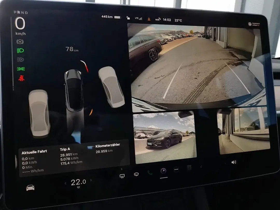 Tesla Model 3 AUT Long Range Premium - Thumbnail 4