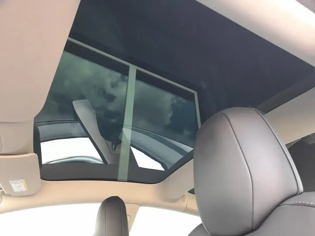 Tesla Model 3 AUT Long Range Premium - Thumbnail 9
