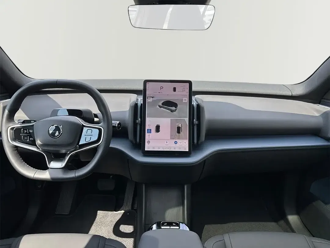 Volvo EX30 AWD Twin Motor Performance Cross Country Ultra - Thumbnail 4