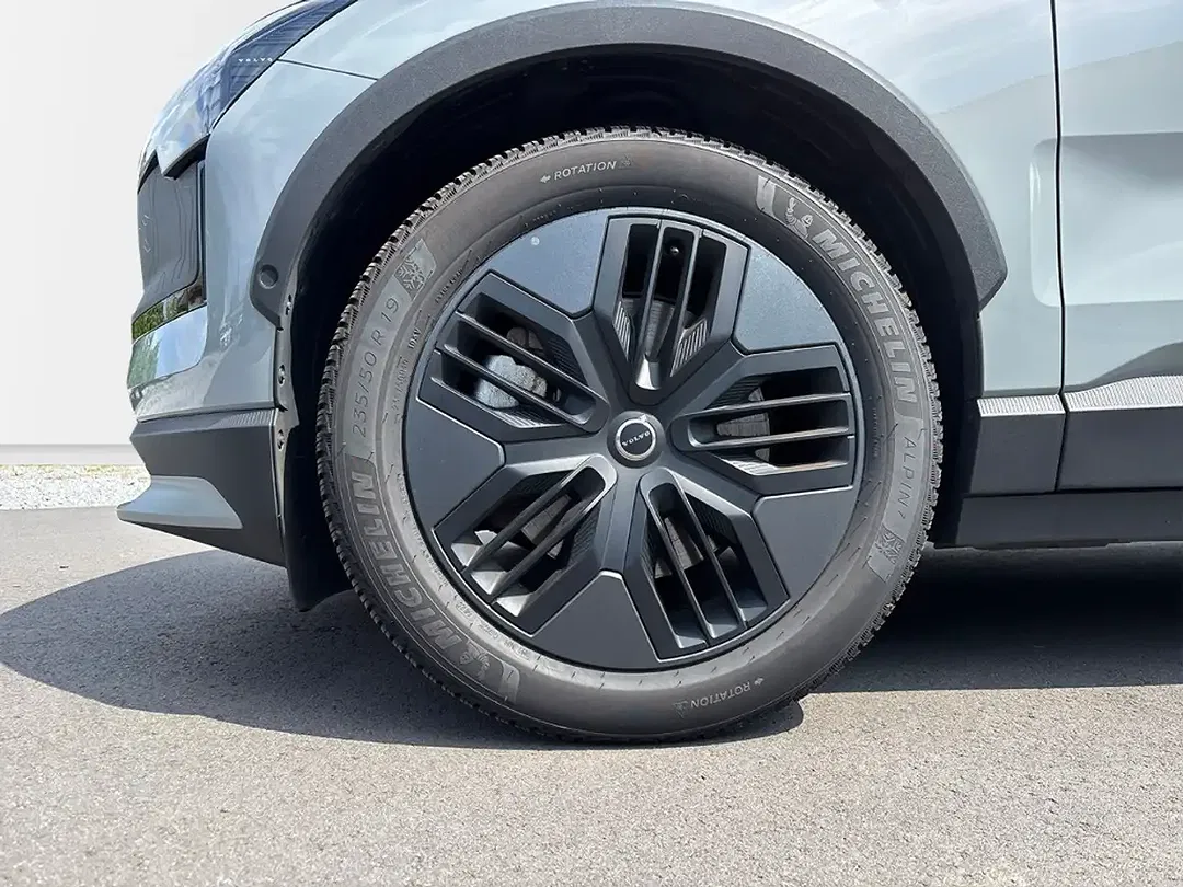 Volvo EX30 AWD Twin Motor Performance Cross Country Ultra - Thumbnail 9