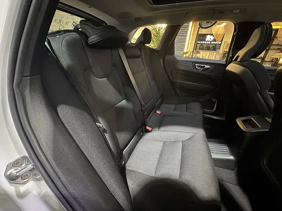 Volvo XC60 Hybrid AWD Inscription Expression - Thumbnail 6