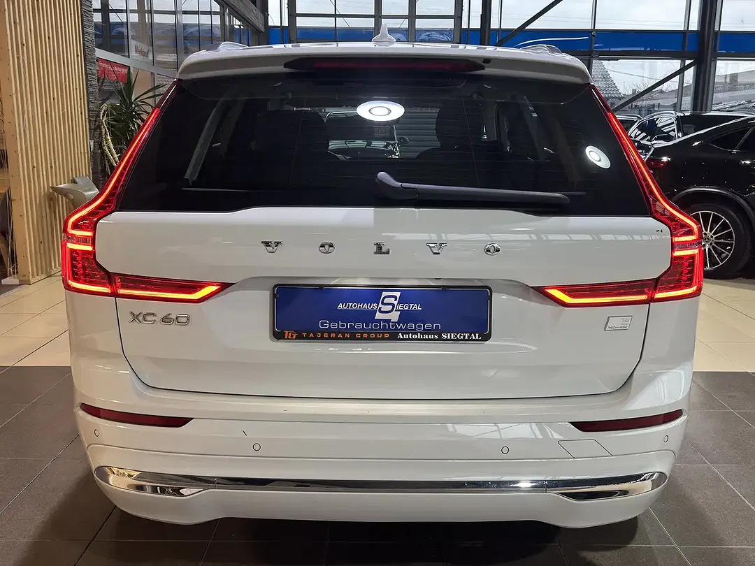 Volvo XC60 Hybrid AWD Inscription Expression - Thumbnail 3