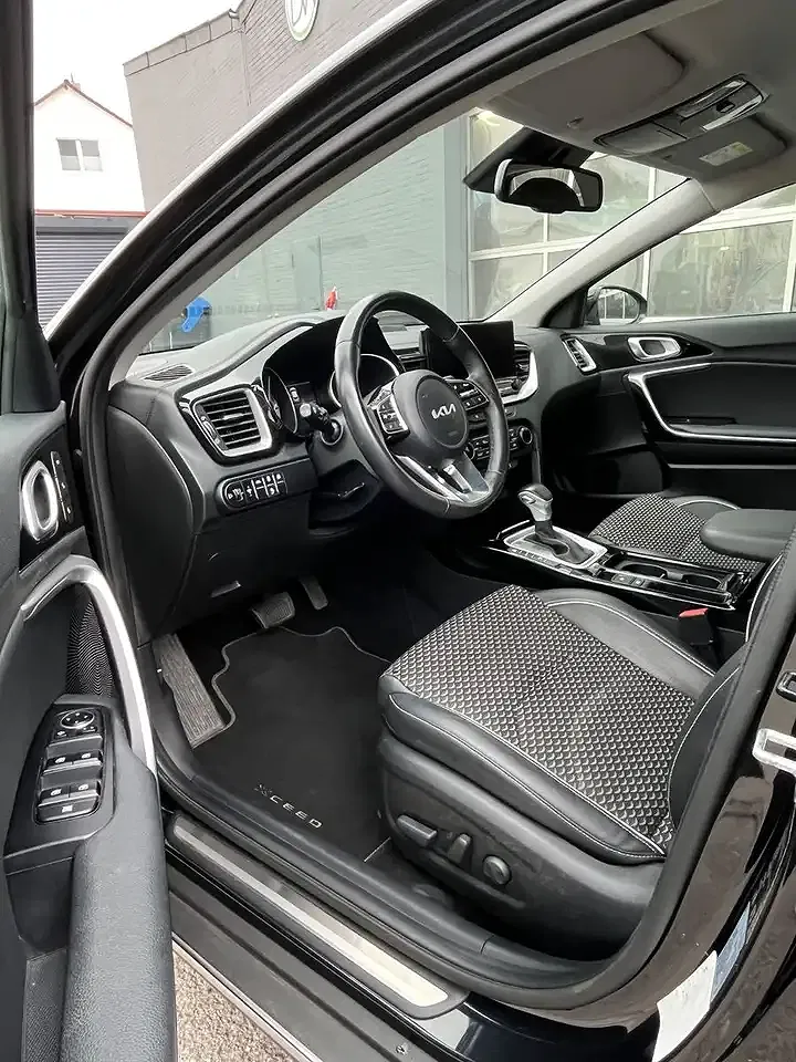 Kia XCeed PHEV Hybrid Spirit - Thumbnail 12