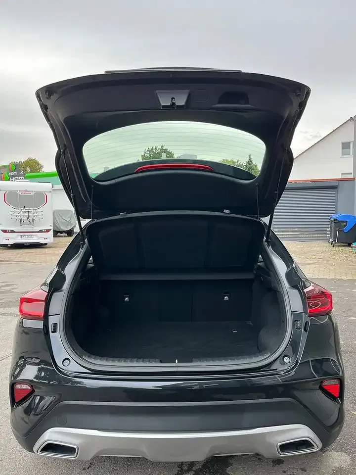 Kia XCeed PHEV Hybrid Spirit - Thumbnail 6