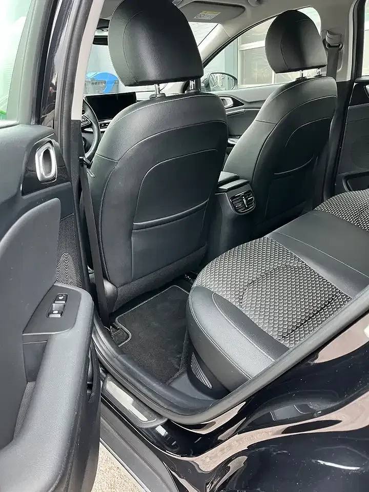 Kia XCeed PHEV Hybrid Spirit - Thumbnail 8