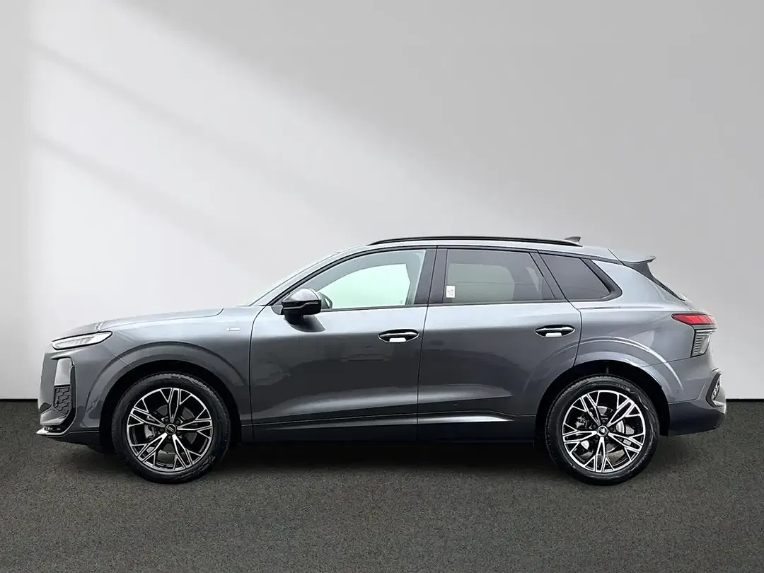 Audi Q3 TFSI MHEV S tronic S line - Thumbnail 1