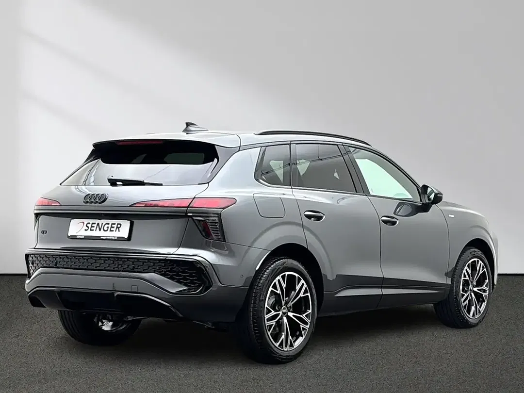 Audi Q3 TFSI MHEV S tronic S line - Thumbnail 2