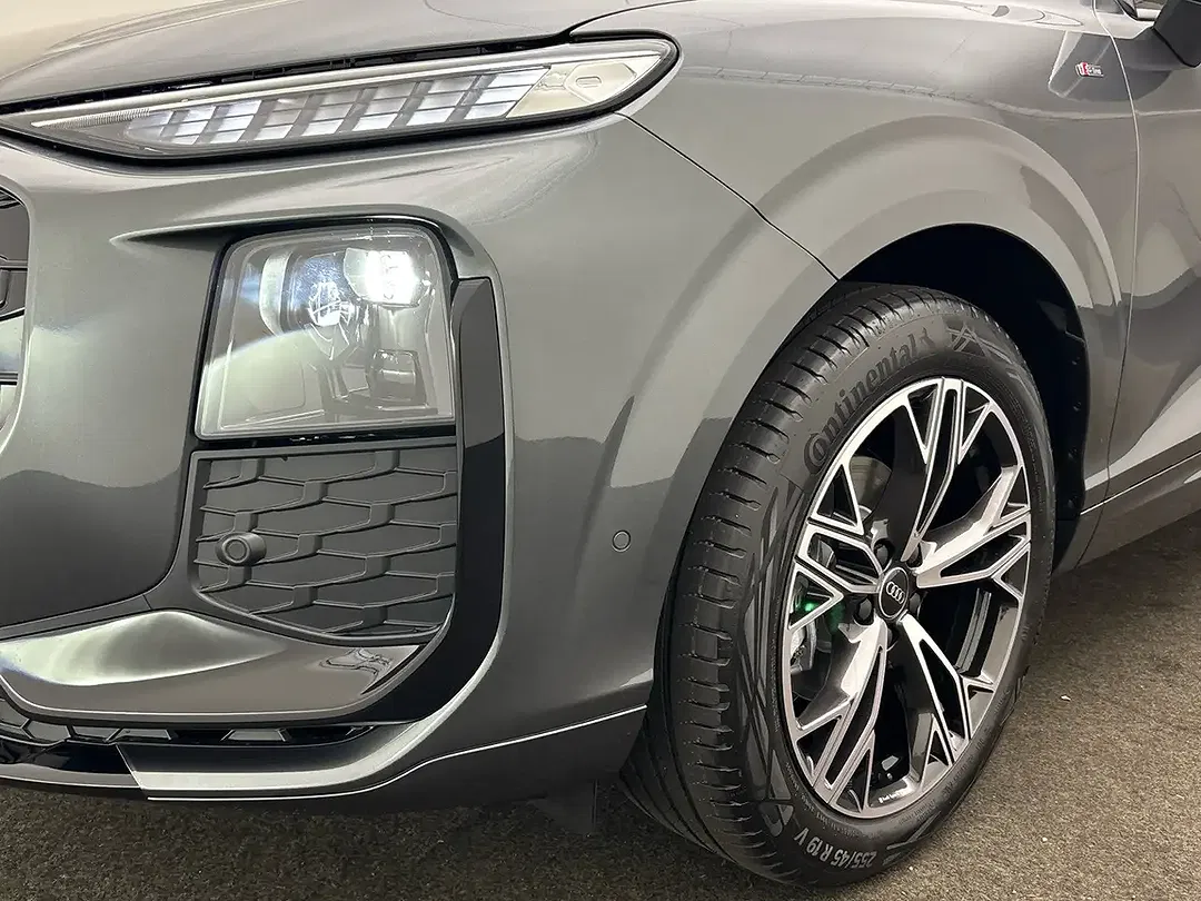 Audi Q3 TFSI MHEV S tronic S line - Thumbnail 5