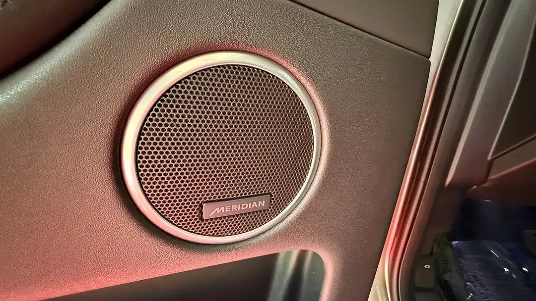 Land Rover Discovery Sport P300e 4x4 Pro - Thumbnail 19