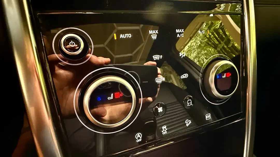 Land Rover Discovery Sport P300e 4x4 Pro - Thumbnail 30