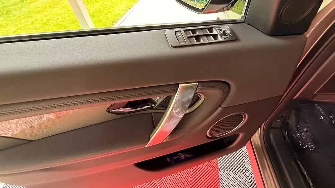 Land Rover Discovery Sport P300e 4x4 Pro - Thumbnail 31