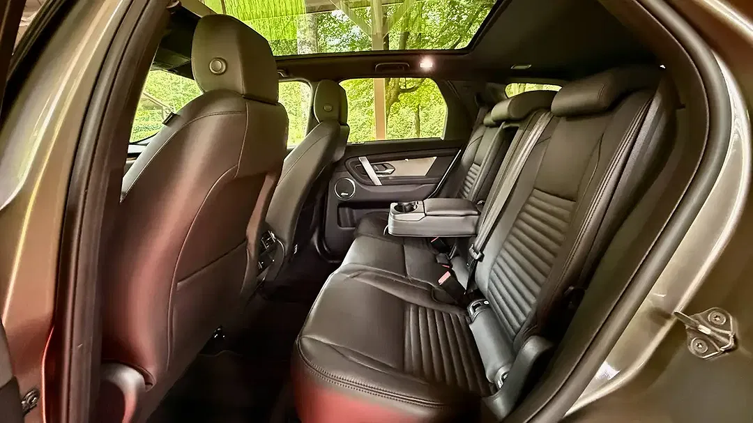 Land Rover Discovery Sport P300e 4x4 Pro - Thumbnail 36