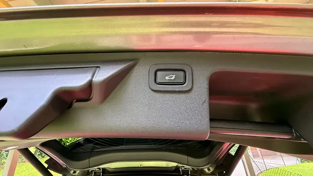 Land Rover Discovery Sport P300e 4x4 Pro - Thumbnail 38