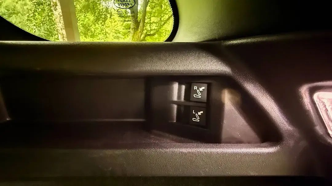 Land Rover Discovery Sport P300e 4x4 Pro - Thumbnail 40