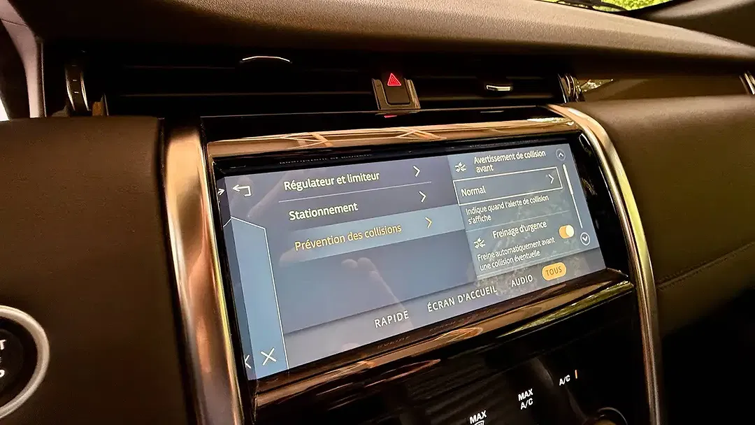 Land Rover Discovery Sport P300e 4x4 Pro - Thumbnail 44