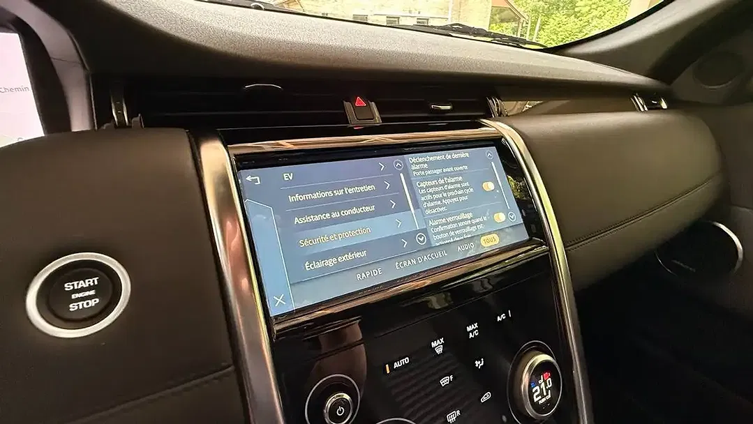 Land Rover Discovery Sport P300e 4x4 Pro - Thumbnail 45