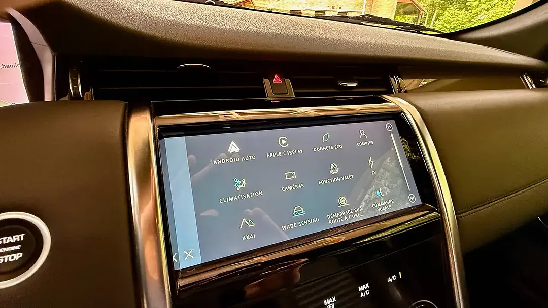 Land Rover Discovery Sport P300e 4x4 Pro - Thumbnail 46