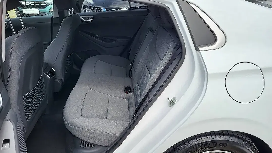 Hyundai IONIQ PHEV Hybrid Style - Thumbnail 10