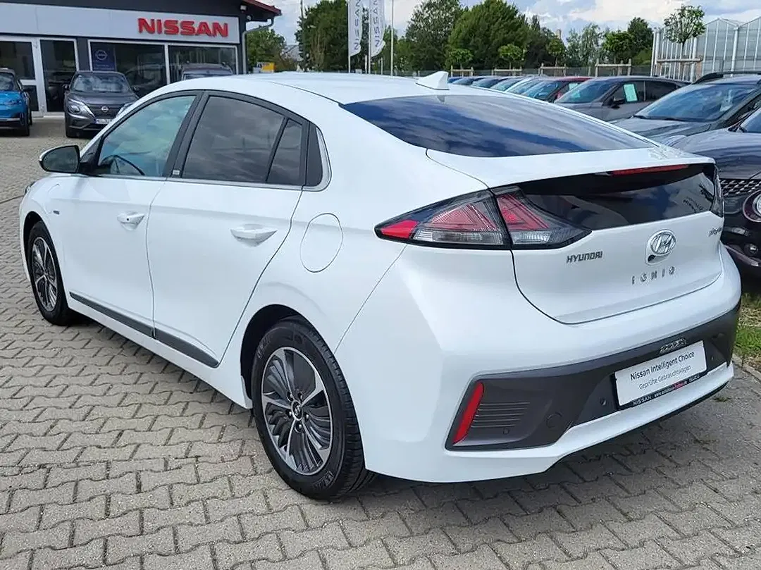 Hyundai IONIQ PHEV Hybrid Style - Thumbnail 3